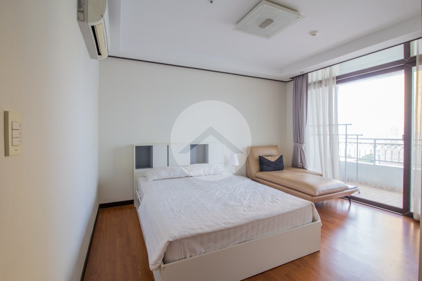 3 Bedroom Condo For Rent - DeCastle Royal, BKK1, Phnom Penh