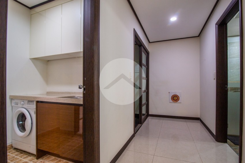 3 Bedroom Condo For Rent - DeCastle Royal, BKK1, Phnom Penh