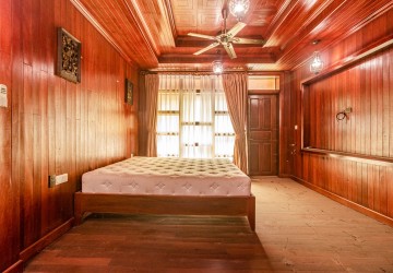 1 Bedroom Commercial Shophouse For Rent - Phsar Kandal, Siem Reap thumbnail