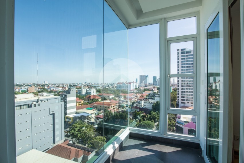4th Floor 3 Bedroom Apartment For Sale - Silvertown, BKK1, Phnom Penh