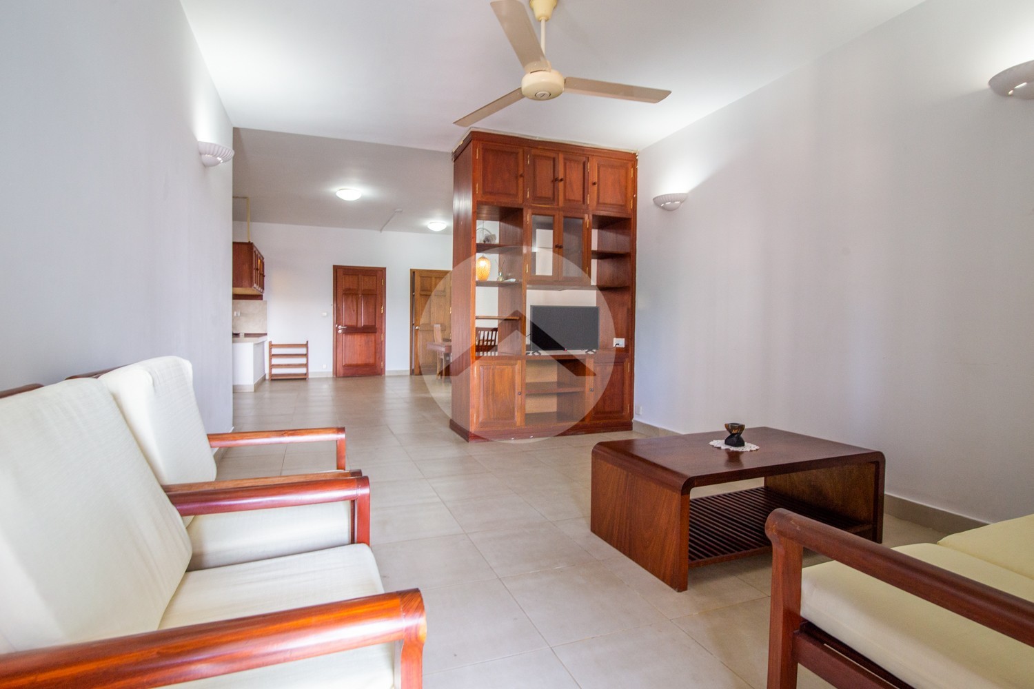 1 Bedroom Apartment For Rent - BKK1, Phnom Penh - Image 2