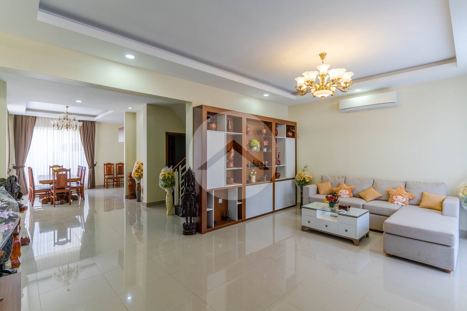 4 Bedroom Villa For Rent - Svay Dangkum, Siem Reap - Image 2