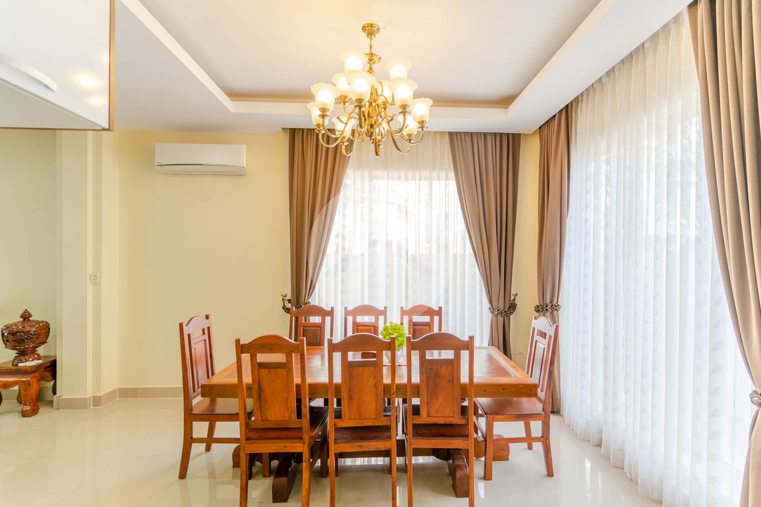 4 Bedroom Villa For Rent - Svay Dangkum, Siem Reap - Image 8