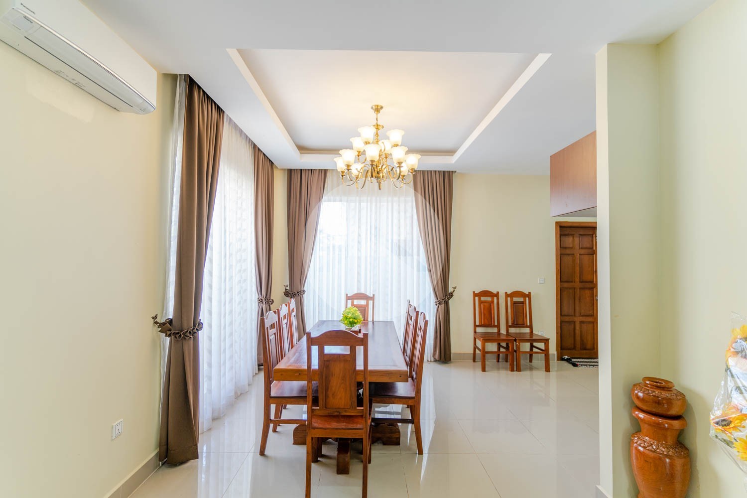 4 Bedroom Villa For Rent - Svay Dangkum, Siem Reap - Image 6