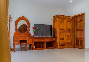 4 Bedroom Villa For Rent - Svay Dangkum, Siem Reap thumbnail