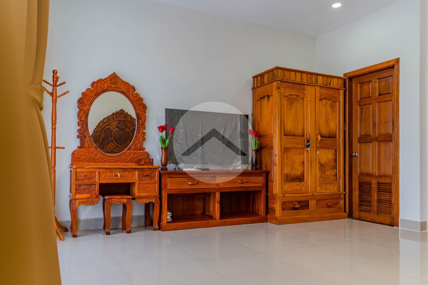 4 Bedroom Villa For Rent - Svay Dangkum, Siem Reap - Image 28