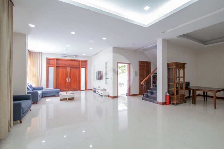 4 Bedroom Villa For Rent - Tonle Bassac, Phnom Penh