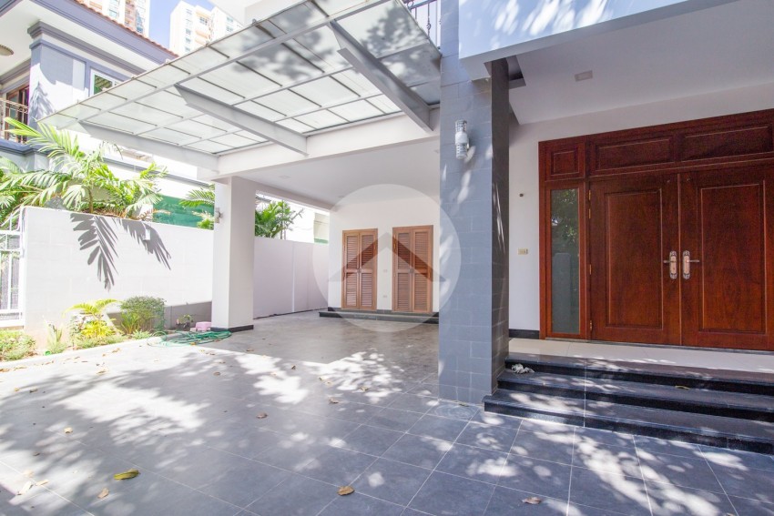 4 Bedroom Villa For Rent - Tonle Bassac, Phnom Penh