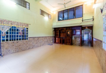 6 Bedroom Commercial Shophouse For Rent - Slor Kram, Siem Reap thumbnail