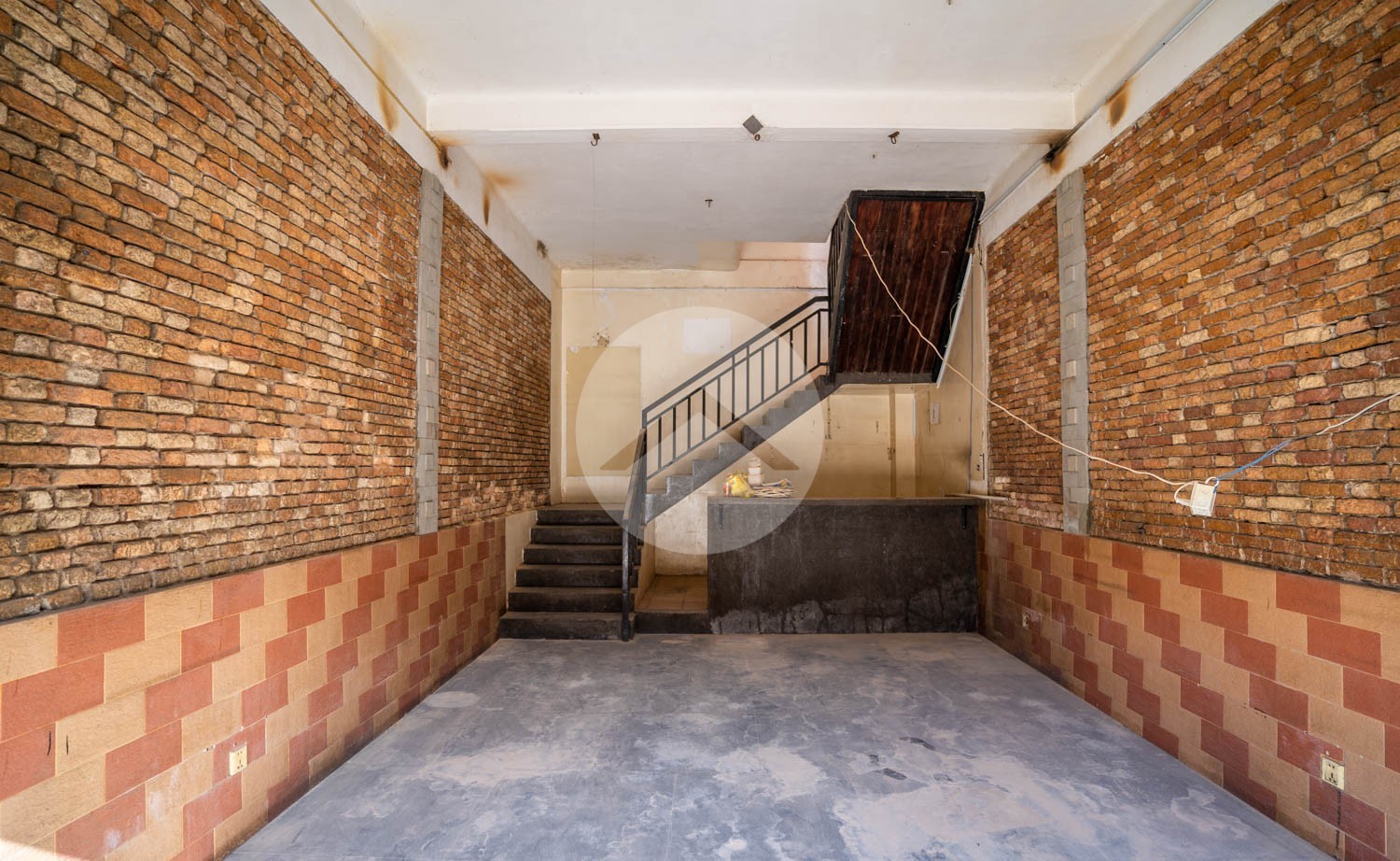 180 Sqm Commercial Shophouse Space For Rent - Old Market / Pub Street, Siem Reap - Image 2