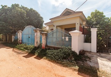 3 Bedroom House For Sale - Svay Dangkum, Siem Reap thumbnail