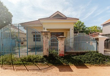 3 Bedroom House For Sale - Svay Dangkum, Siem Reap thumbnail