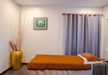 18 Bedroom Hotel For Sale - Slor Kram, Siem Reap thumbnail