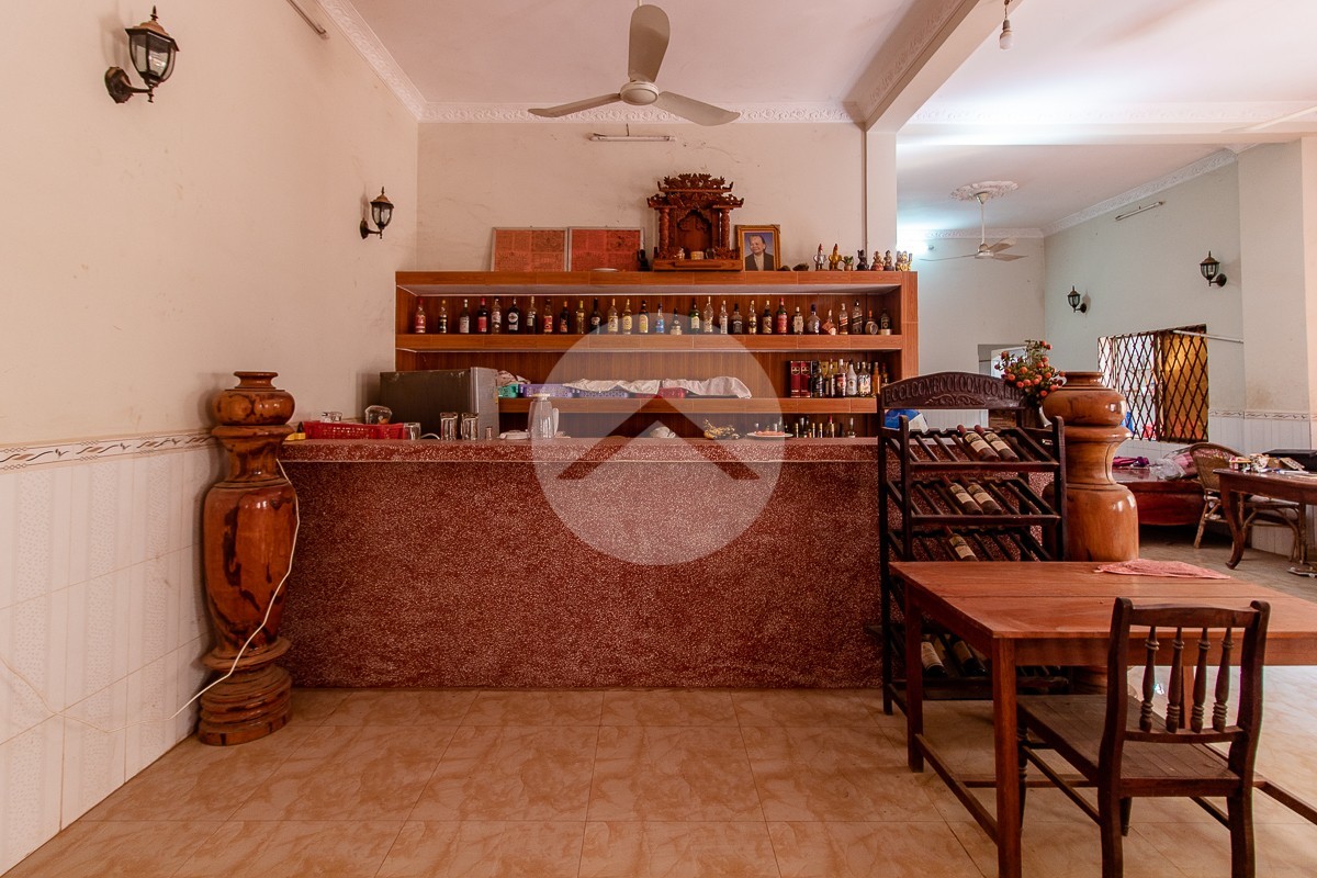 7 Bedroom Commercial Shophouse For Rent- Sok San Road, Siem Reap - Image 4