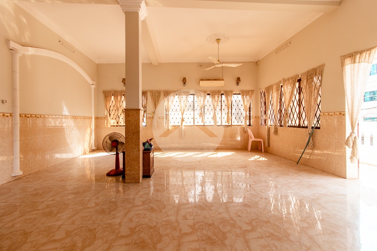 7 Bedroom Commercial Shophouse For Rent- Sok San Road, Siem Reap - Image 12