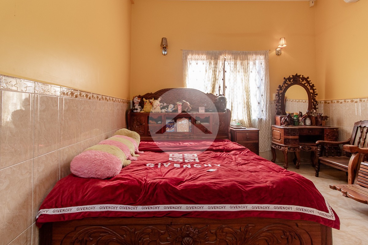 7 Bedroom Commercial Shophouse For Rent- Sok San Road, Siem Reap - Image 7