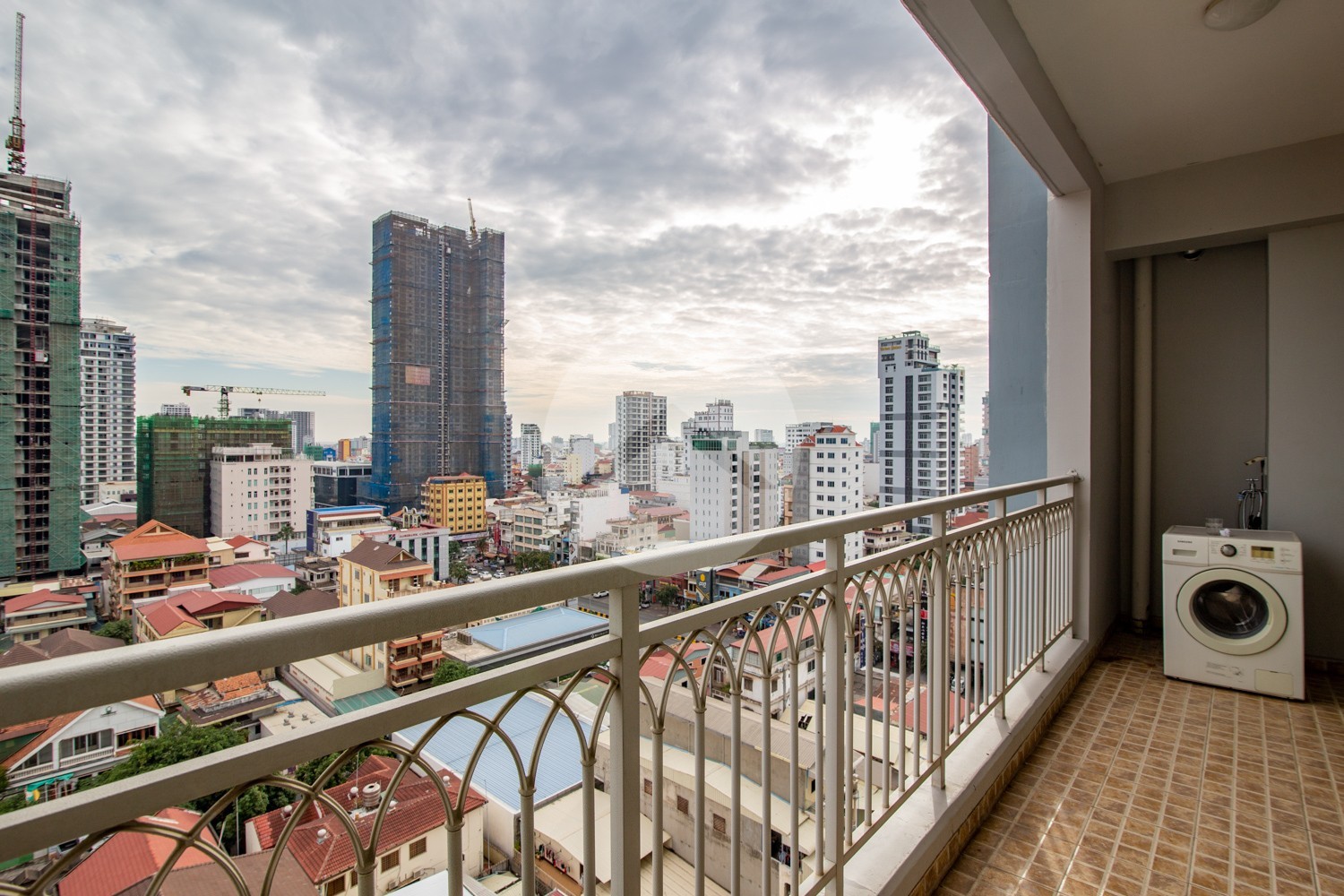 2 Bedroom Apartment For Sale - De Castle Royal, Phnom Penh