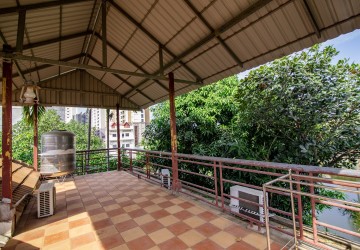 4 Bedroom Villa For Rent - Chroy Changvar, Phnom Penh thumbnail