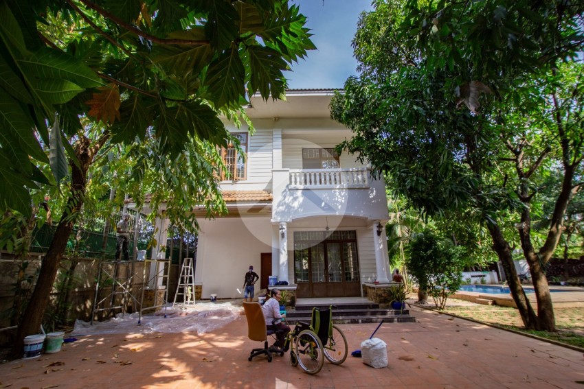 4 Bedroom Villa For Rent - Chroy Changvar, Phnom Penh