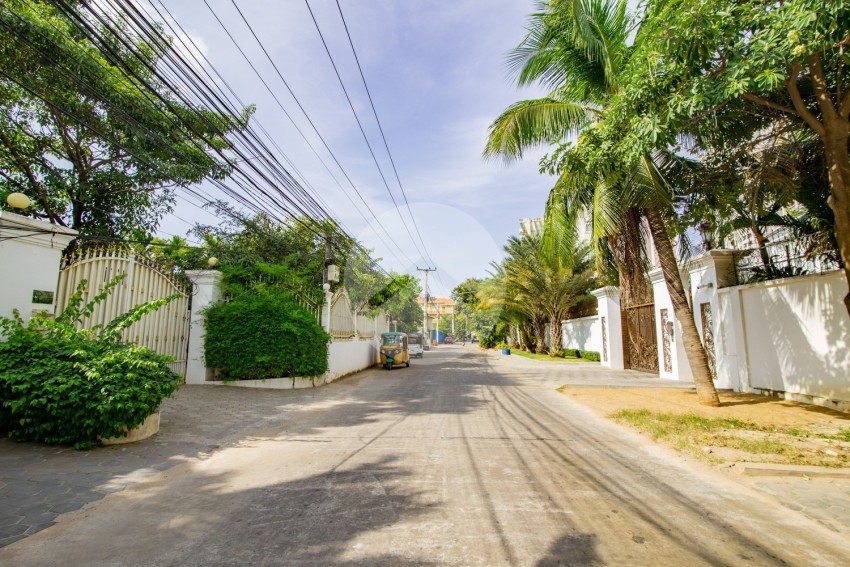 4 Bedroom Villa For Rent - Chroy Changvar, Phnom Penh