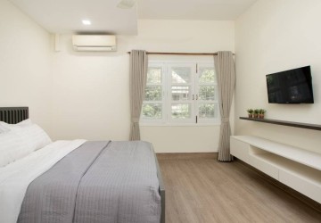 3 Bedroom Serviced Apartment For Rent - BBK1, Phnom Penh thumbnail