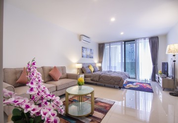 Studio Condo For Rent - The Peak, Tonle Bassac, Phnom Penh thumbnail