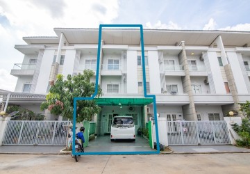 4 Bedroom Link House For Sale - Borey Varina,  Khan Meanchey, Phnom Penh thumbnail