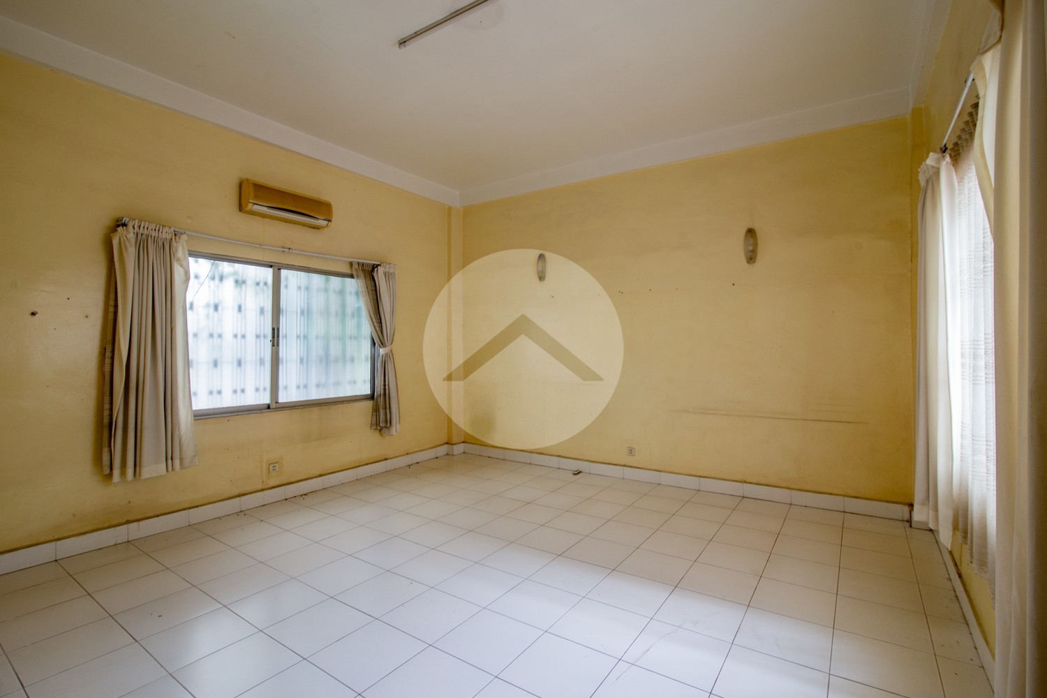 6 Bedroom Commercial Villa For Rent - BKK1, Phnom Penh  thumbnail