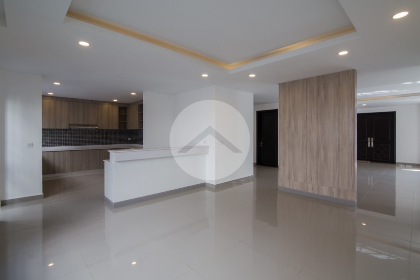 6 Bedroom Queen Villa For Sale - Chip Mong 60m, Khan Meanchey, Phnom Penh