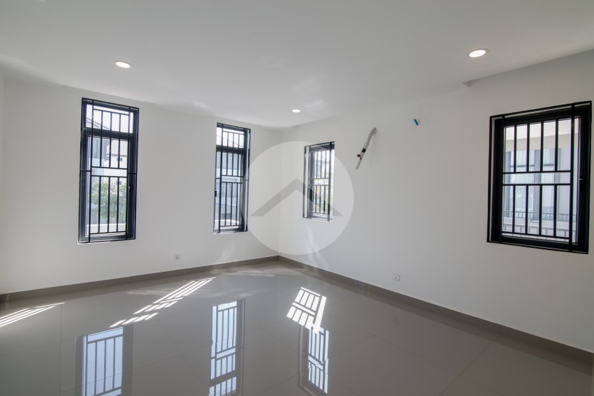 6 Bedroom Queen Villa For Sale - Chip Mong 60m, Khan Meanchey, Phnom Penh