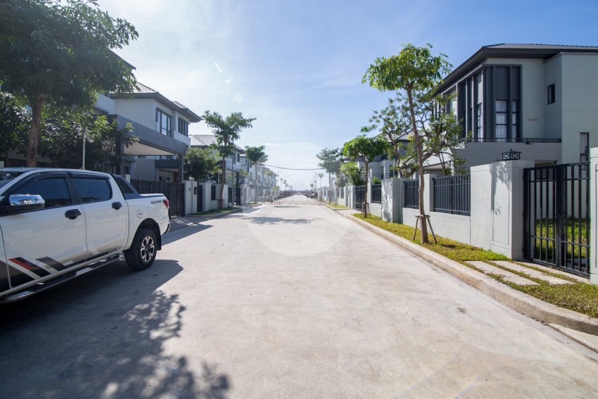 6 Bedroom Queen Villa For Sale - Chip Mong 60m, Khan Meanchey, Phnom Penh