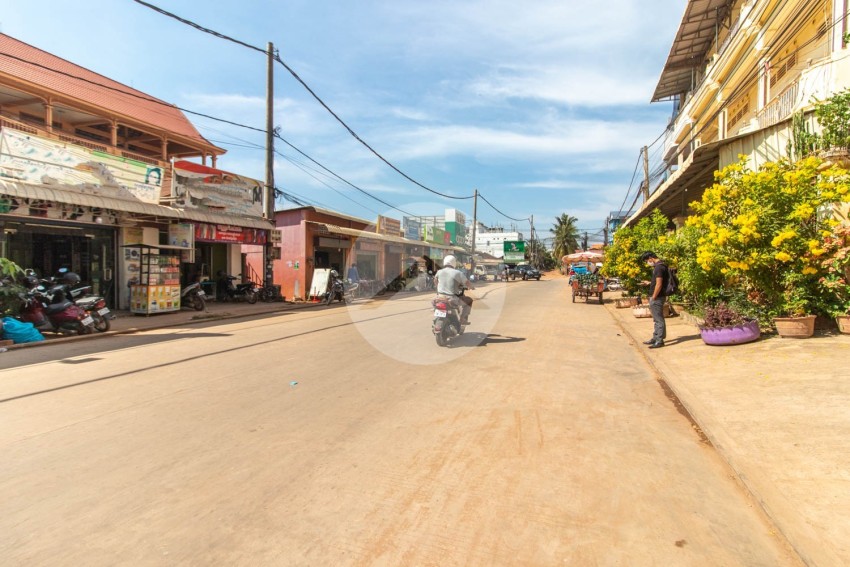 ដីពាណិជ្ជកម្ម ៥៩៧ ម៉ែត្រការ៉េ សម្រាប់លក់ - សង្កាត់សាលាកំរើក, ខេត្ដសៀមរាប