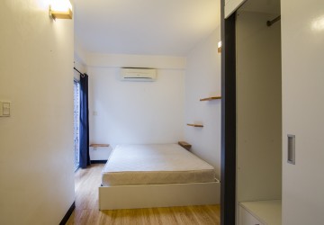 Renovated 2 Bedroom Apartment For Rent - Tonle Bassac, Phnom Penh thumbnail