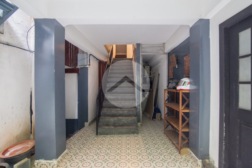 Renovated 2 Bedroom Apartment For Rent - Tonle Bassac, Phnom Penh