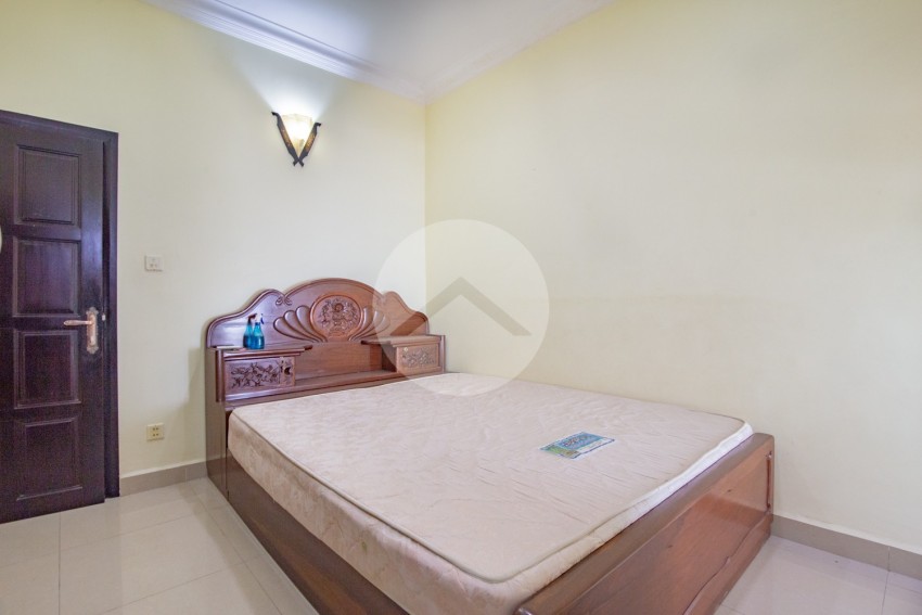 3 Bedrooms Villa For Rent - Bassac Garden, Phnom Penh