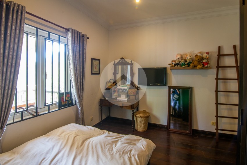 4 Bedrooms Villa For Sale - Ta Khmau, Kandal