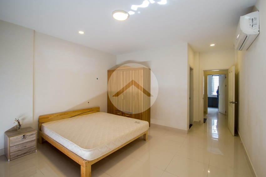 4 Bedroom Link House For Rent - Nirouth, Phnom Penh