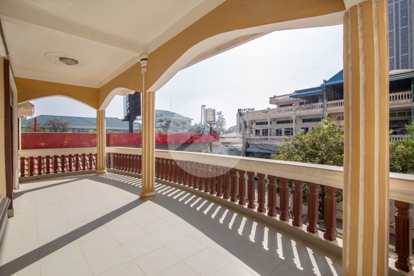 10 Bedroom Villa For Sale - Tonle Bassac, Phnom Penh