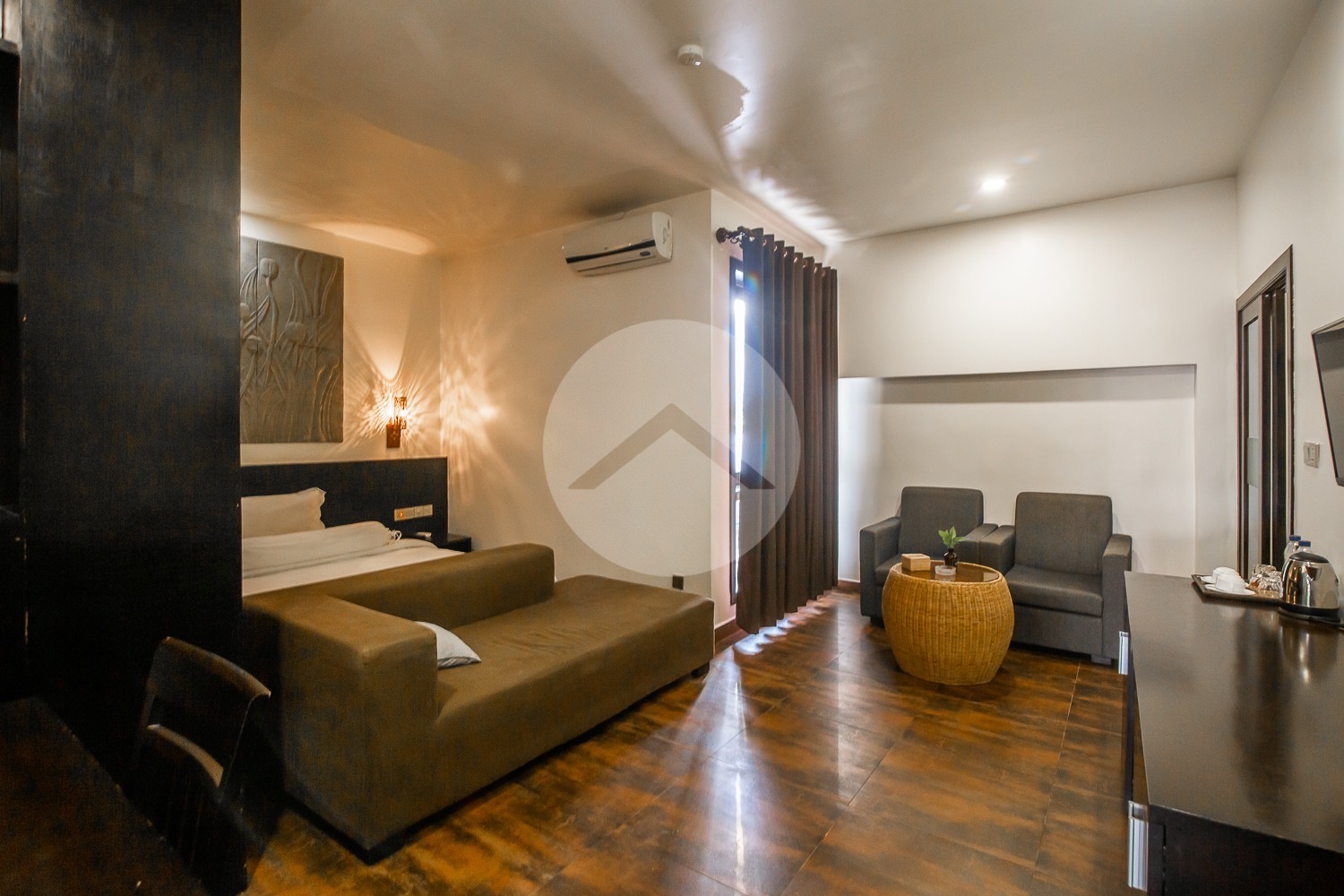 39 Room Hotel For Rent - Tonle Bassac, Phnom Penh thumbnail