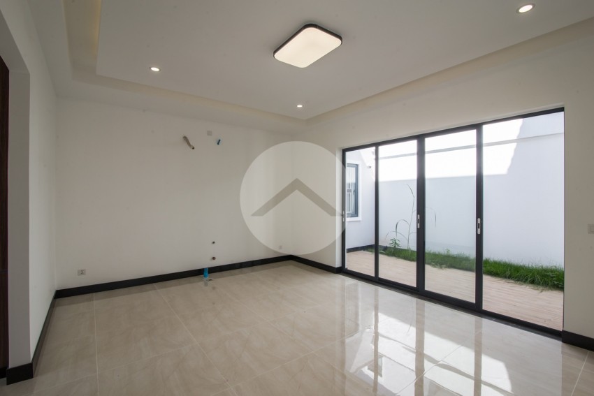 4 Bedrooms King Villa For Sale - Phnom Penh Park, Phnom Penh