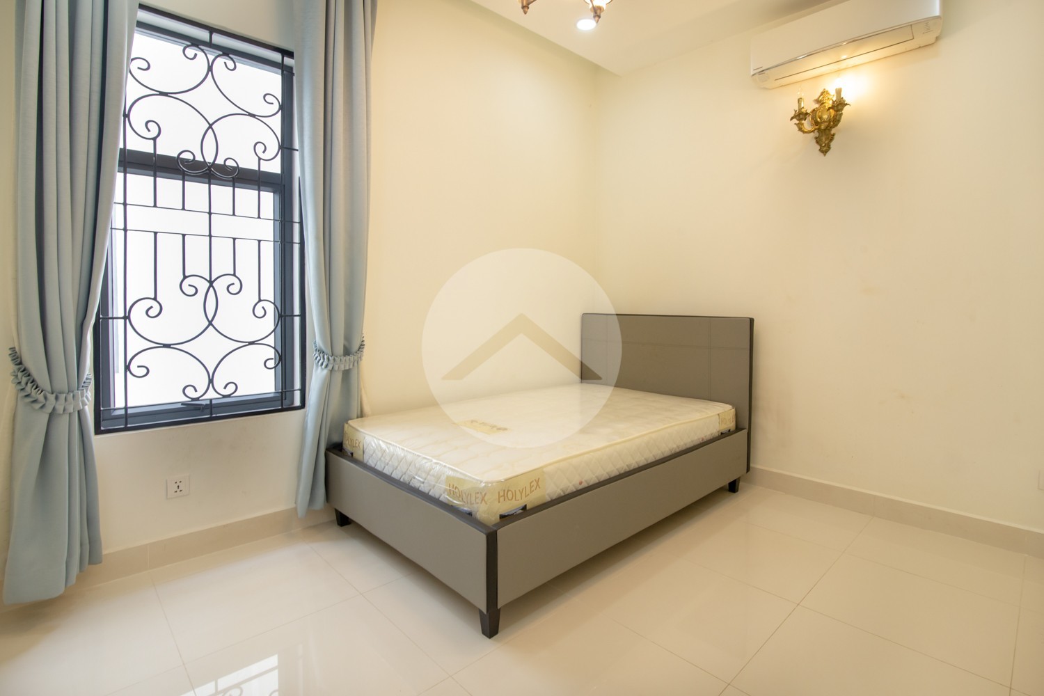 6 Bedroom Villa For Rent - Chak Angrae Kraom, Phnom Penh
