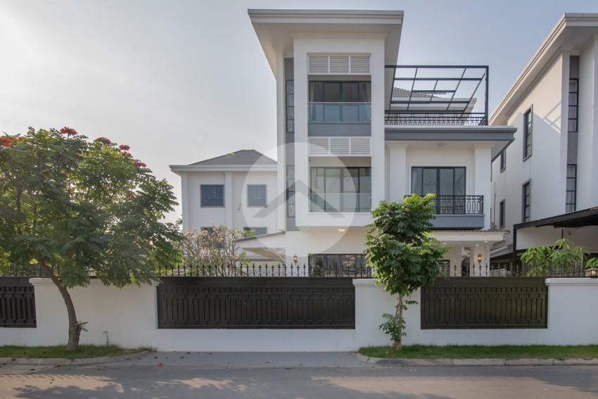 6 Bedroom Villa For Rent - Chak Angrae Kraom, Phnom Penh