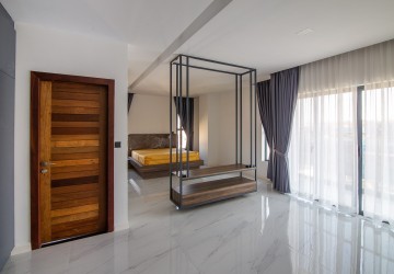 4 Bedroom Serviced Penthouse For Rent - Toul Kork, Phnom Penh thumbnail