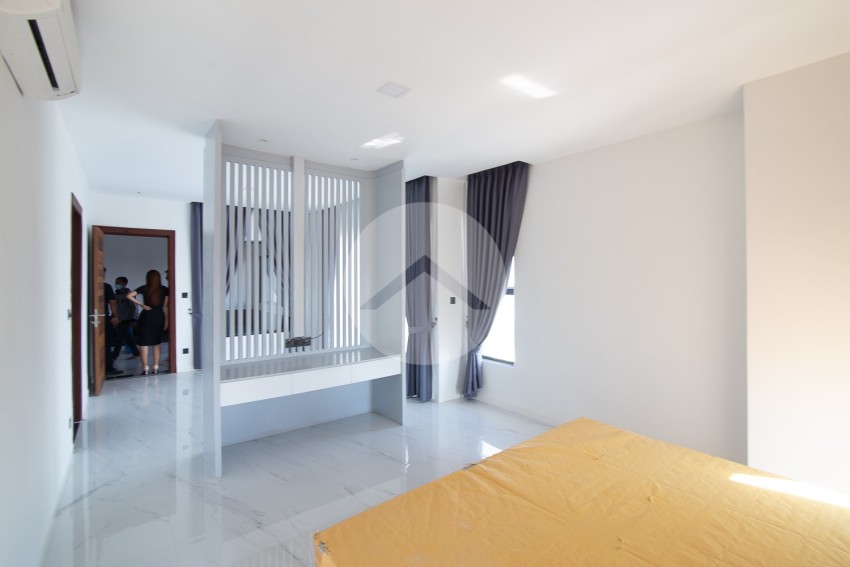 4 Bedroom Serviced Penthouse For Rent - Toul Kork, Phnom Penh