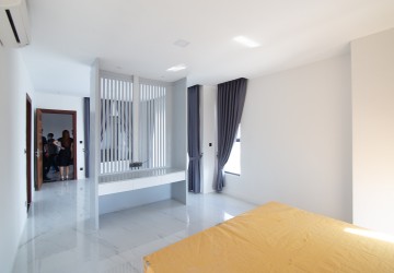 4 Bedroom Serviced Penthouse For Rent - Toul Kork, Phnom Penh thumbnail