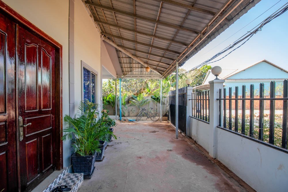 2 Bedroom Villa For Rent - Svay Dangkum, Siem Reap - Image 12