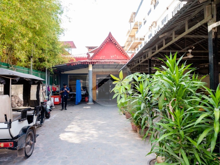 6 Bedroom Commercial Shophouse For Rent - Svay Dangkum, Siem Reap