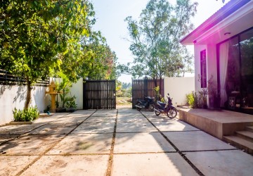 3 Bedroom House For Rent - Sala Kamreuk, Siem Reap thumbnail