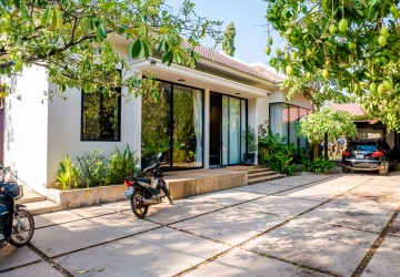 3 Bedroom House For Rent - Sala Kamreuk, Siem Reap thumbnail