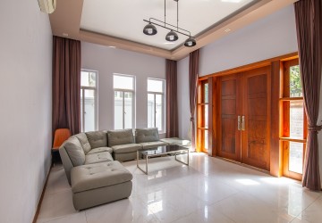 7 Bedroom Villa For Rent - Tonle Bassac, Phnom Penh thumbnail